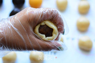 经典广式月饼的做法步骤:16