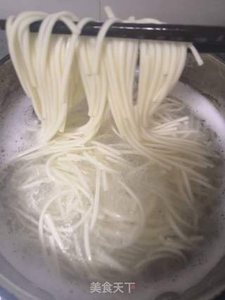 挂面蛋饼的做法步骤：2