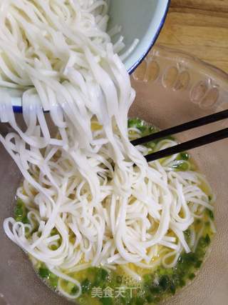 挂面蛋饼的做法步骤:6