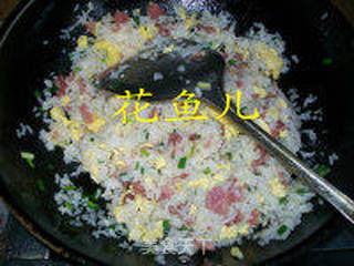 培根鸡蛋炒饭的做法步骤:8