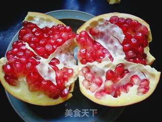 鲜榨石榴果汁的做法步骤:2