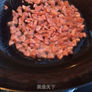 香肠榨菜炒饭的做法步骤：3