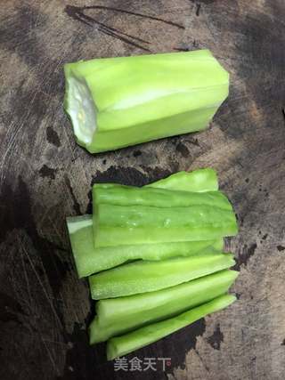 【兔子爱厨房】苦瓜鸡蛋煎饼的做法步骤:2