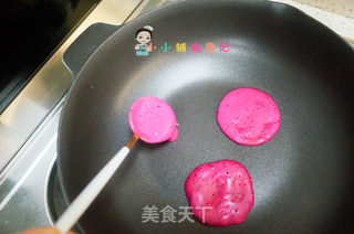 9个月以上辅食快手火龙果松饼的做法步骤:8