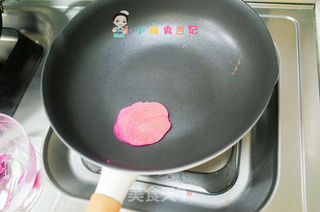 9个月以上辅食快手火龙果松饼的做法步骤:9