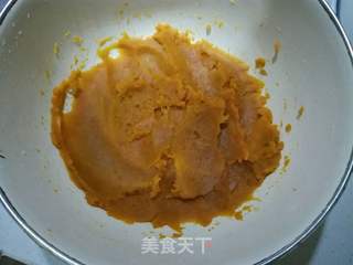 发面南瓜豆沙饼的做法步骤:2
