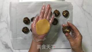 五仁馅月饼的做法步骤:7