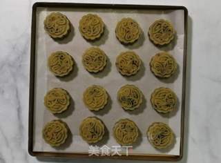 五仁馅月饼的做法步骤:12