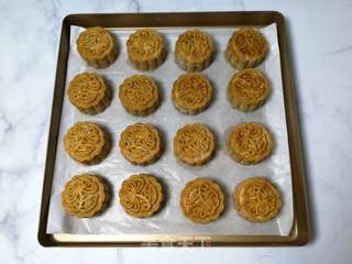 五仁馅月饼的做法步骤:15