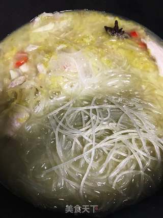 家常版酸菜汆白肉的做法步骤:7
