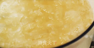 抗秋燥?不如干了这碗冰糖雪梨银耳羹!的做法步骤:2