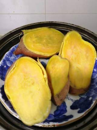 椰蓉芝士焗红薯的做法步骤:2