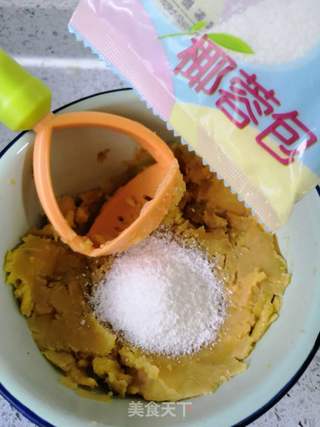 椰蓉芝士焗红薯的做法步骤:4