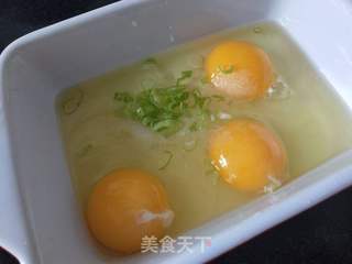 虾仁鸡蛋羹的做法步骤:2