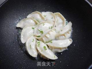 萝卜丝煎饺的做法步骤:7