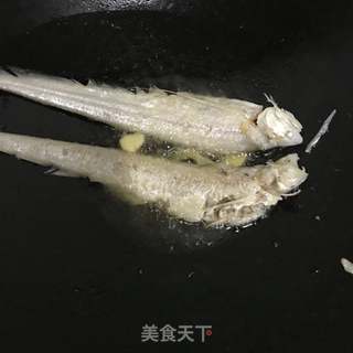 刀鱼面的做法步骤：1