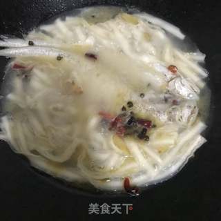 刀鱼面的做法步骤：2