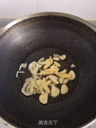 黄豆酱焖鱼的做法步骤:3