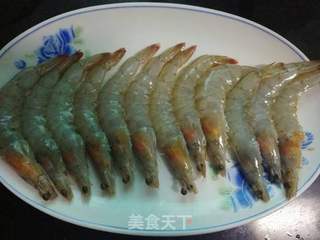 自制零食一一油炸黄金虾的做法步骤：1