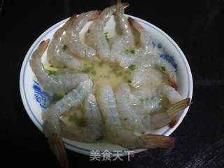 自制零食一一油炸黄金虾的做法步骤：3