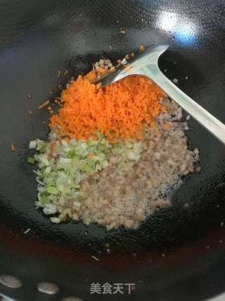 黄酱肉丁包子的做法步骤:6
