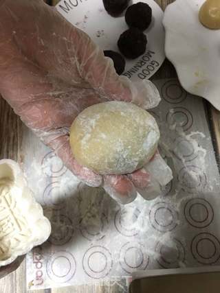 广式月饼的做法步骤:7