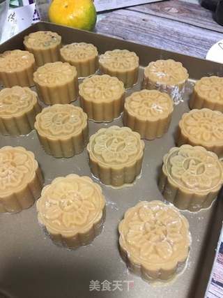 广式月饼的做法步骤:10