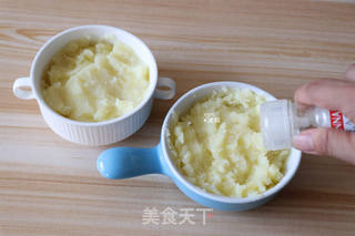 金枪鱼肠焗土豆泥的做法步骤:5