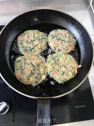 小白菜虾皮鸡蛋饼的做法步骤:11