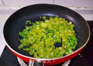 鸡蛋什锦炒饭的做法步骤:12