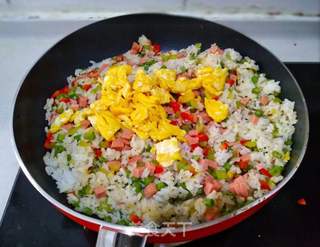 鸡蛋什锦炒饭的做法步骤:16