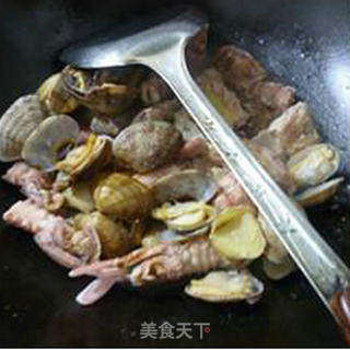 花蛤炒虾蛄的做法步骤：9