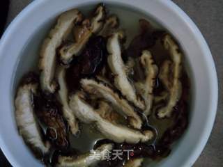 香菇滑鸡粥的做法步骤:2