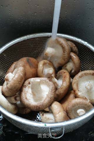 香菇烧鸡翅的做法步骤:14