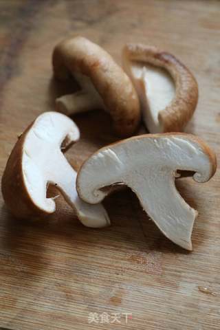 香菇烧鸡翅的做法步骤:15