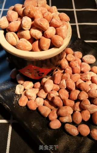 盐爆花生米的做法步骤：7