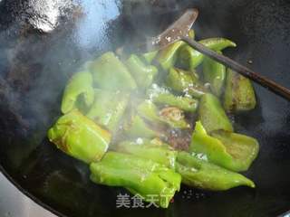 油焖尖椒的做法步骤：7