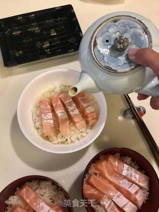 三文鱼茶泡饭的做法步骤:3