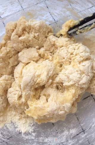 豆沙馅脆皮面包的做法步骤:3