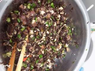 梅菜扣肉饼的做法步骤：4