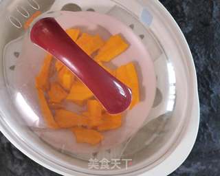 宝宝辅食 香甜美味的南瓜泥的做法步骤:4