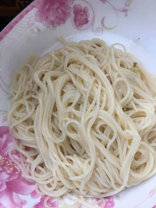 鲍鱼炒面的做法步骤：5