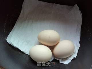 电饭煲煮鸡蛋的做法步骤:4