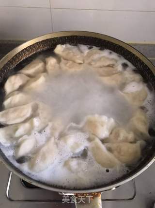 莲藕鲜肉饺子的做法步骤:15