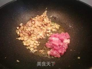香菇瘦肉炒饭的做法步骤:5