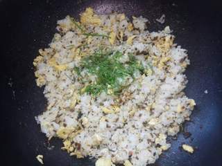 芽菜蛋炒饭的做法步骤:9