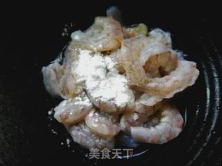 黄瓜虾仁的做法步骤:2