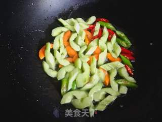 黄瓜虾仁的做法步骤:10