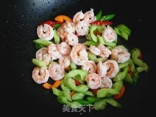 黄瓜虾仁的做法步骤:11