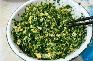 西葫芦韭菜鸡蛋馅水饺的做法步骤:5